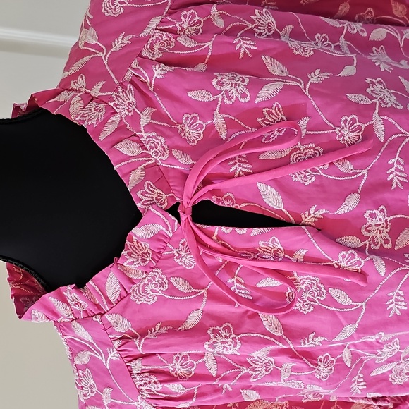 Top - Picture 4 of 16